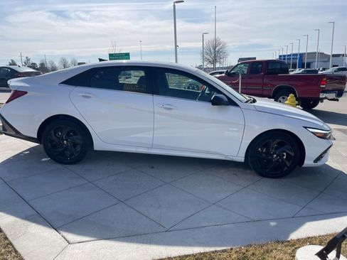 New 2026 Hyundai Elantra SEL Sport Premium image 6