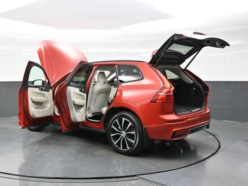 Used 2024 Volvo XC60 B5 Plus AWD/4WD image 46