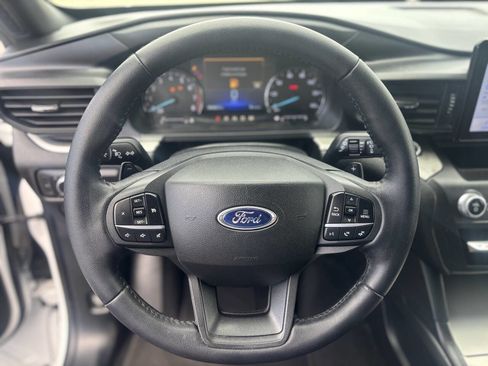 Used 2020 Ford Explorer XLT image 11