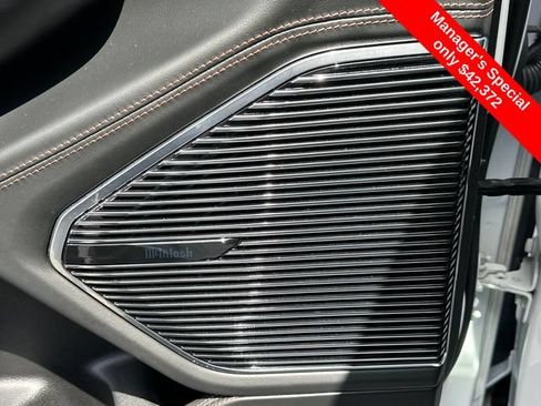 Used 2023 Jeep Grand Cherokee L Summit AWD/4WD image 17