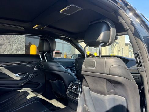 Used 2019 Mercedes-Benz S 560 4MATIC Sedan w/ AMG Line Exterior image 37