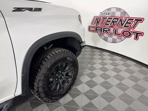 Used 2024 Chevrolet Silverado 1500 ZR2 w/ Technology Package image 35