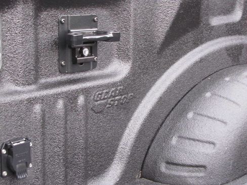 Used 2017 Ford F250 Lariat w/ Lariat Value Package image 35