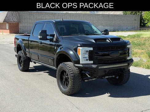 Used 2019 Ford F250 Lariat w/ Lariat Ultimate Package AWD/4WD image 2
