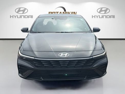 Certified 2026 Hyundai Elantra Sport FWD image 2