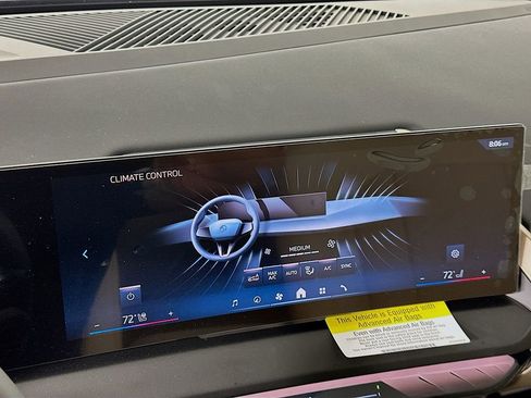 Used 2025 BMW X3 xDrive30i w/ Premium Package image 14