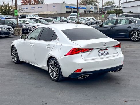 Used 2018 Lexus IS 300 image 2