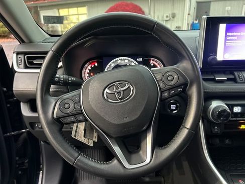Used 2023 Toyota RAV4 XLE Premium image 22