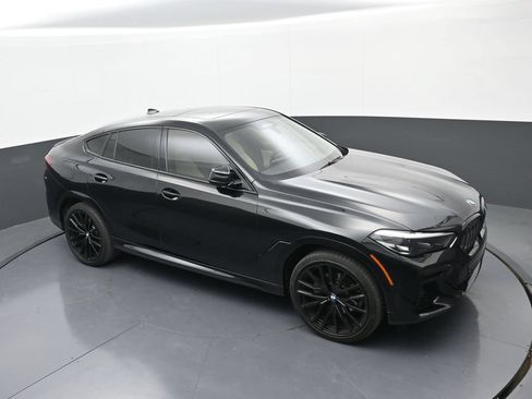 Used 2022 BMW X6 xDrive40i w/ M Sport Package AWD/4WD image 29