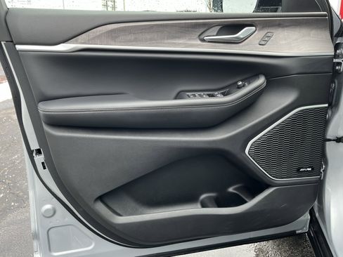 Used 2022 Jeep Grand Cherokee Limited 4xe image 21