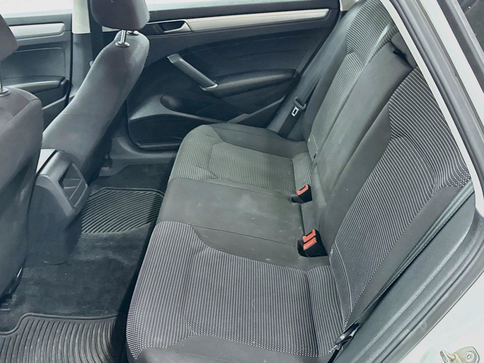 Used 2016 Volkswagen Passat 1.8T S FWD image 5