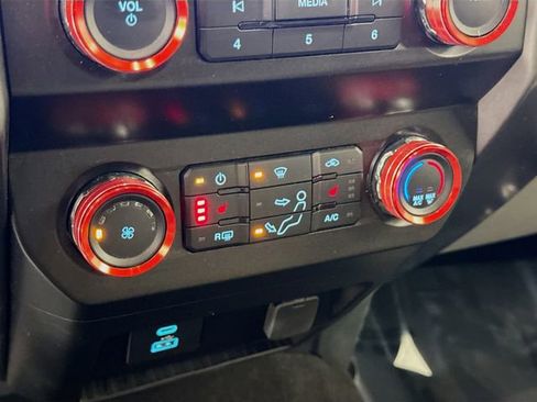 Used 2022 Ford F250 XLT w/ XLT Premium Package image 15