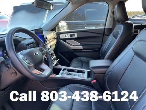 Used 2023 Ford Explorer Limited w/ Limited Technology Package image 7