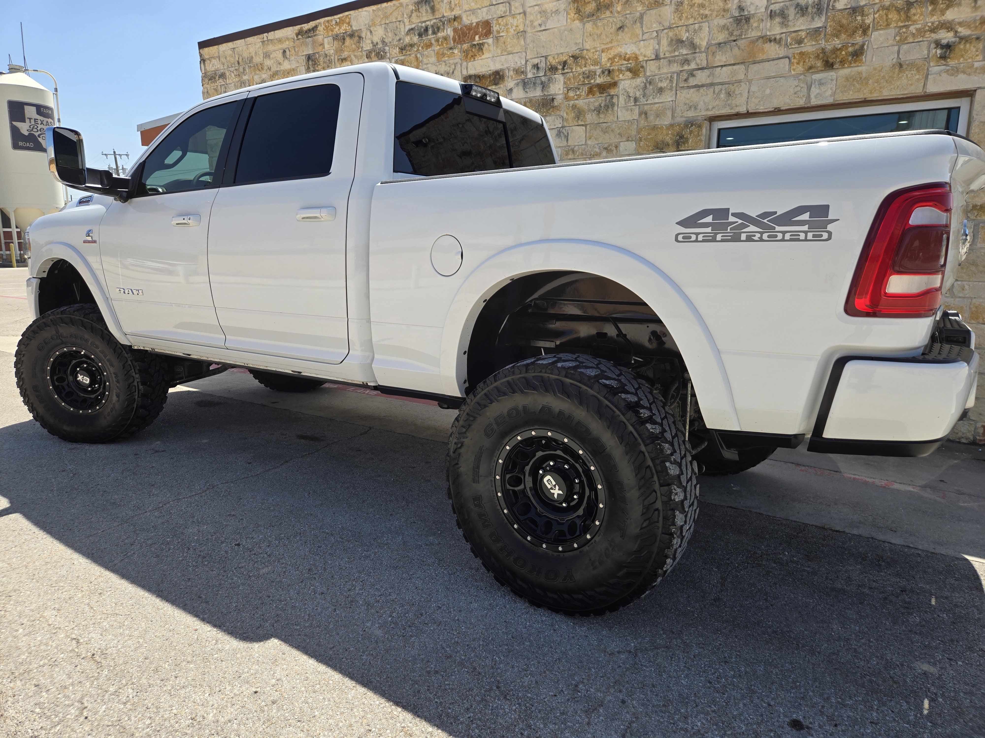 Used 2019 RAM 2500 Laramie AWD/4WD image 3