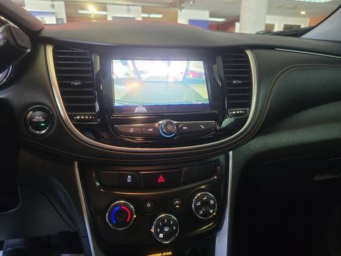 Used 2021 Chevrolet Trax LT w/ Midnight Edition image 22