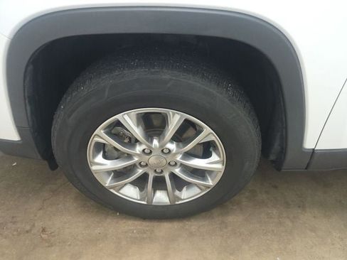 Used 2019 Jeep Cherokee Latitude Plus w/ Cold Weather Group AWD/4WD image 21