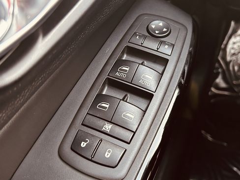 Used 2021 Jeep Cherokee Latitude Plus image 18