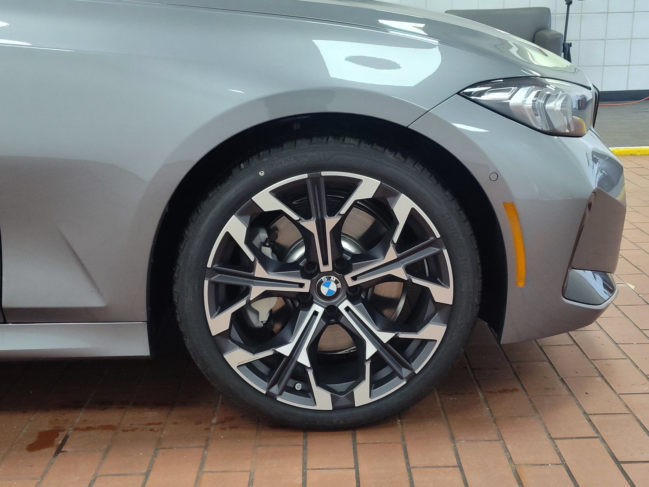 Used 2026 BMW 330i xDrive Sedan w/ M Sport Package AWD/4WD image 9