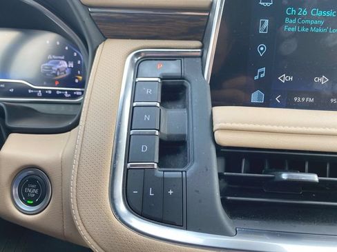 Used 2023 Chevrolet Tahoe Premier w/ Premium Package 2 AWD/4WD image 15