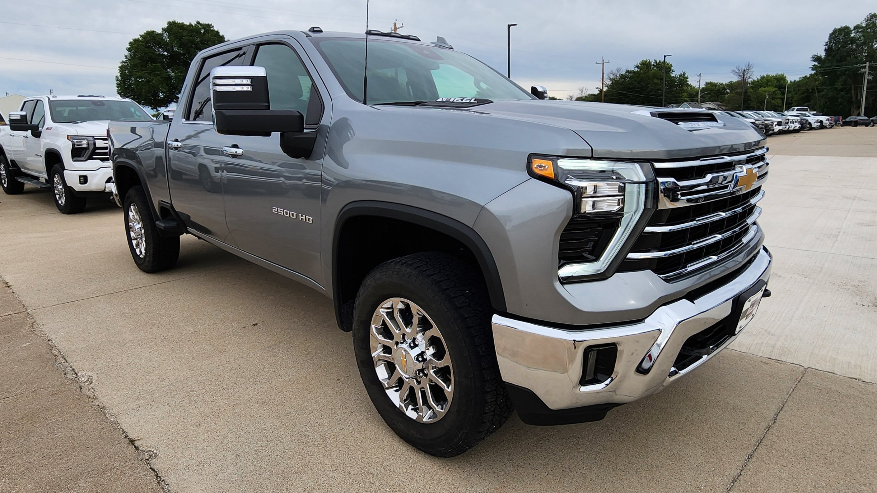 Certified 2026 Chevrolet Silverado 2500 LTZ w/ LTZ Convenience Package AWD/4WD image 3