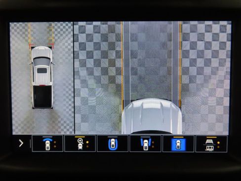 Used 2022 Chevrolet Silverado 1500 High Country w/ Technology Package image 22