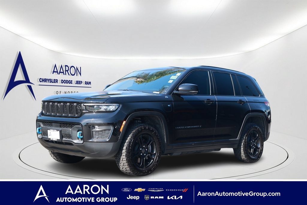 Used 2022 Jeep Grand Cherokee Trailhawk w/ Advanced Protech Group II AWD/4WD image 1