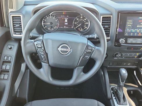 Used 2022 Nissan Frontier SV image 12