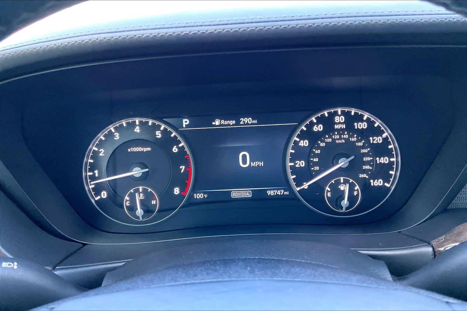 Used 2018 Genesis G90 3.3T Premium RWD image 16