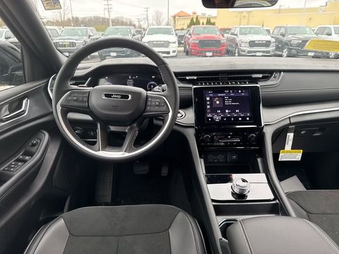 New 2025 Jeep Grand Cherokee 4WD image 20