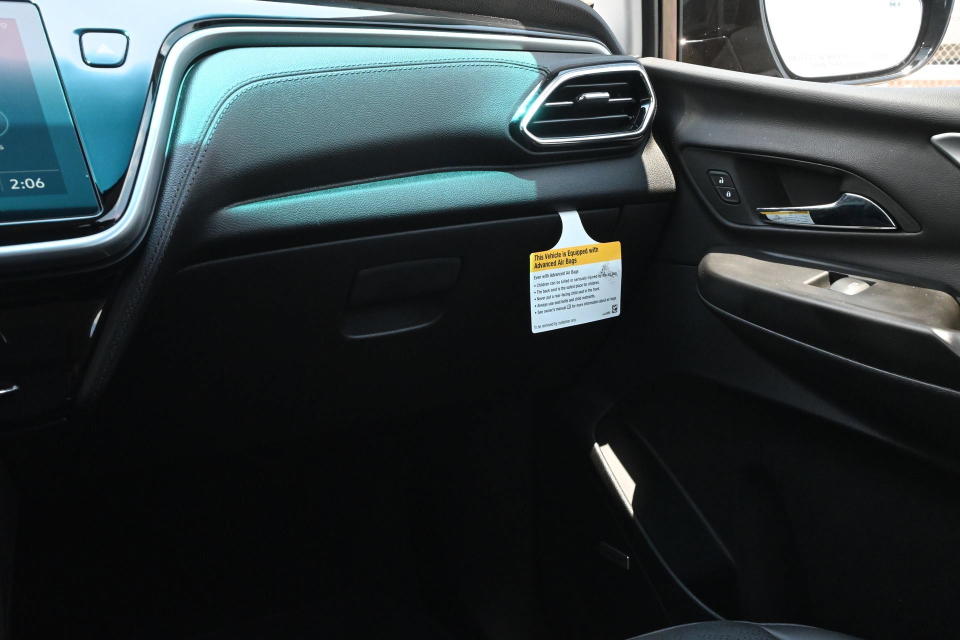 Used 2023 Chevrolet Bolt LT w/ Infotainment Package FWD image 9