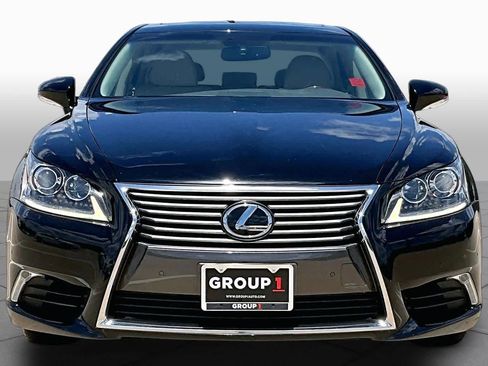 Used 2017 Lexus LS 460 w/ Comfort Package RWD image 4