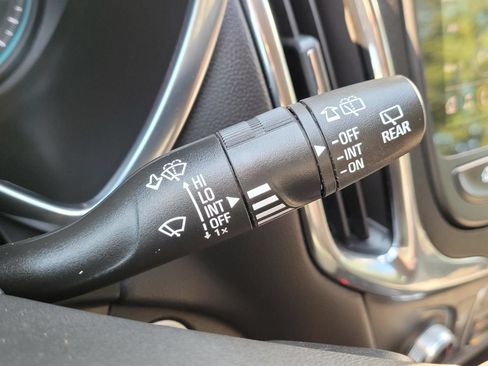 Used 2022 Chevrolet Equinox LT FWD image 35