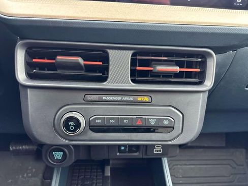 Certified 2025 Ford Maverick Lariat w/ 4K Tow Package image 32