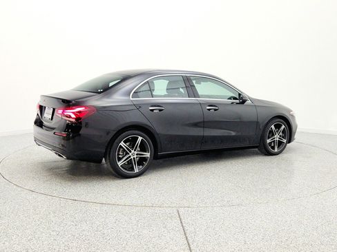 Certified 2022 Mercedes-Benz A 220 image 5