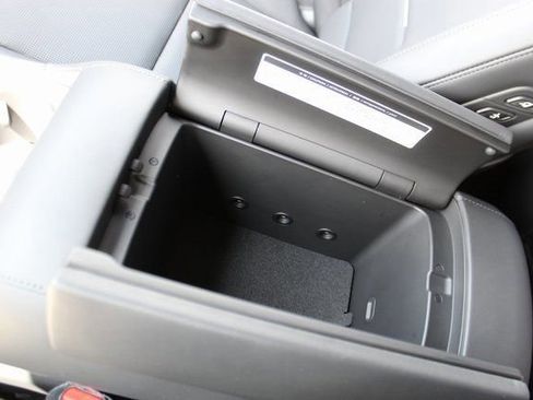 Used 2026 Hyundai Palisade Calligraphy image 11