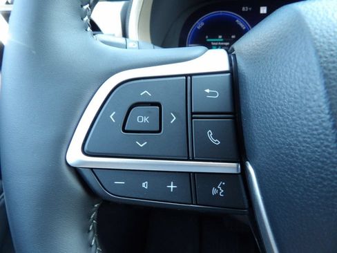 Used 2025 Toyota Highlander Limited AWD/4WD image 19