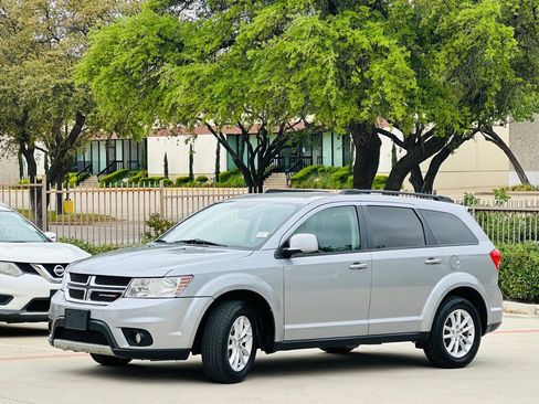 Used 2016 Dodge Journey SXT FWD image 4