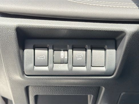 Used 2025 Subaru Outback Limited image 36