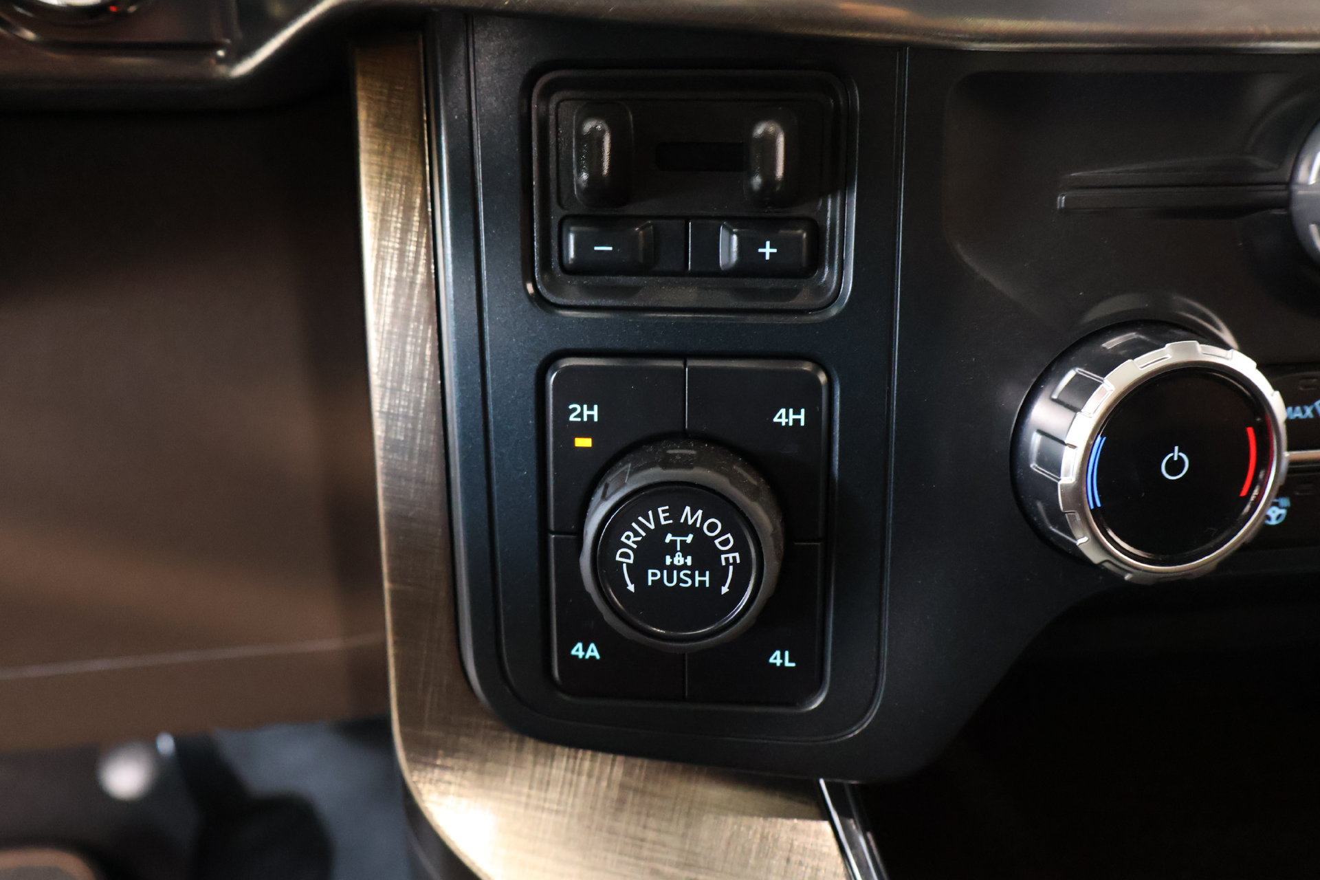 Used 2025 Ford F150 King Ranch w/ FX4 Off-Road Package AWD/4WD image 9