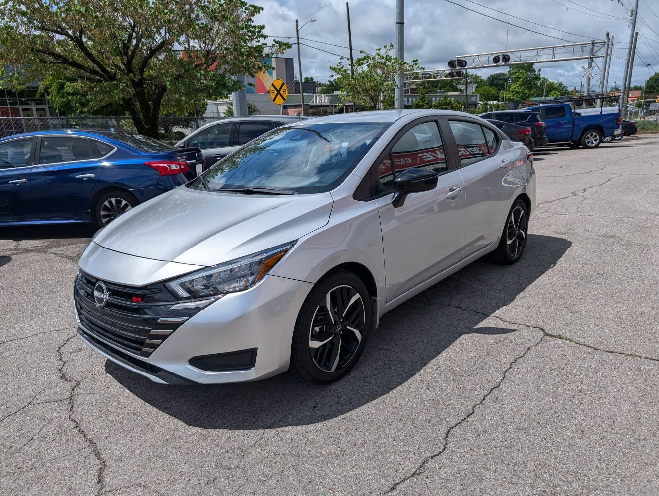 Used 2025 Nissan Versa SR w/ Trunk Package FWD image 3