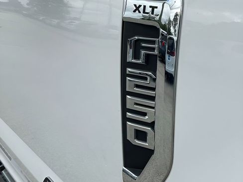 Certified 2020 Ford F250 XLT w/ XLT Premium Package AWD/4WD image 36