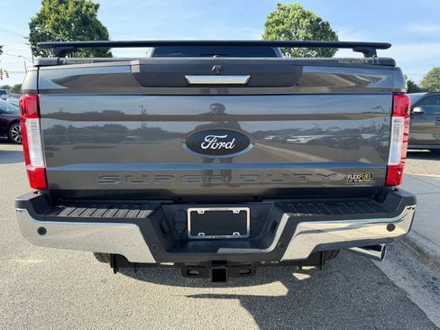 Used 2017 Ford F250 XLT w/ XLT Premium Package AWD/4WD image 4