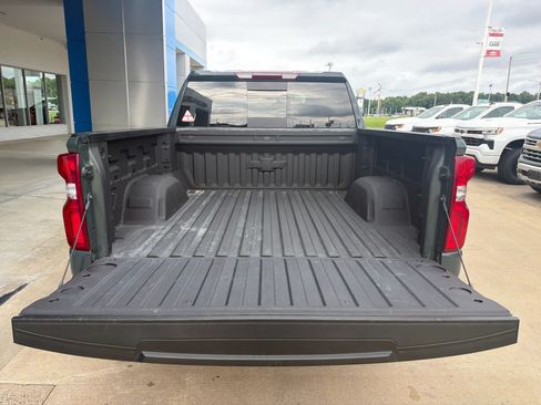 Used 2026 Chevrolet Silverado 1500 LT Trail Boss w/ LT Trail Boss Premium Package AWD/4WD image 6