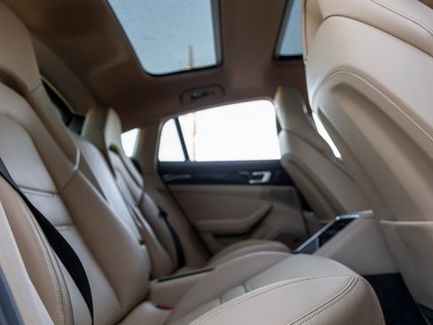 Certified 2018 Porsche Panamera image 37