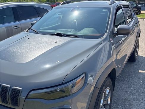 Used 2019 Jeep Cherokee Trailhawk w/ Comfort/Convenience Group AWD/4WD image 9