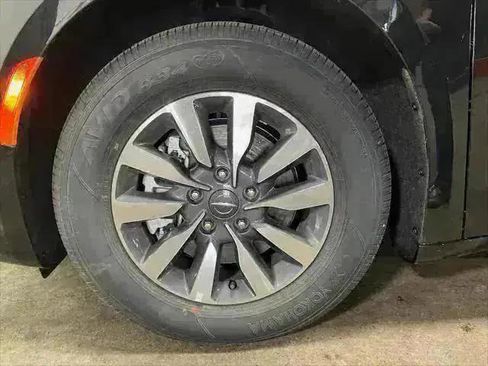 New 2023 Chrysler Pacifica Touring-L w/ S Appearance Package image 28