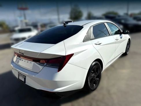 Used 2022 Hyundai Elantra SEL w/ Winter Weather Package image 4