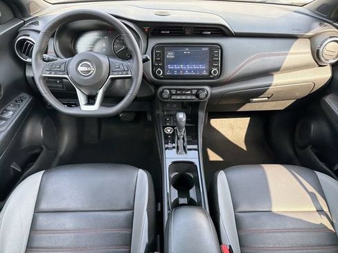 Used 2022 Nissan Kicks SR w/ Premium Package FWD image 12
