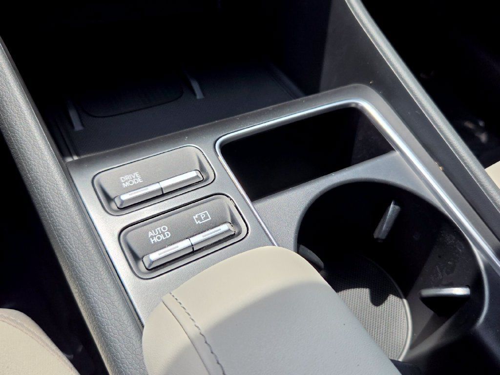 Used 2025 Hyundai Sonata SEL FWD image 20