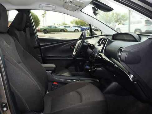 Used 2022 Toyota Prius LE image 34